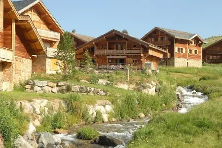 Les Chalets de l'Altiport 5, Chalet luxueux avec cheminée dans la région de l'Alpe d'Huez - Photo 9