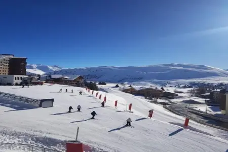 Les Chalets de l'Altiport 5, Chalet luxueux avec cheminée dans la région de l'Alpe d'Huez - Photo 25