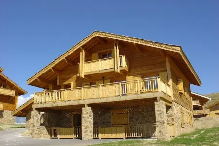 Les Chalets de l'Altiport 3, Chalet luxueux avec cheminée dans la région de l'Alpe d'Huez - Photo 9