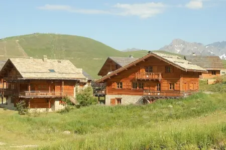 Les Chalets de l'Altiport 3, Chalet luxueux avec cheminée dans la région de l'Alpe d'Huez - Photo 16