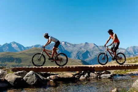 Les Chalets de l'Altiport 3, Chalet luxueux avec cheminée dans la région de l'Alpe d'Huez - Photo 23