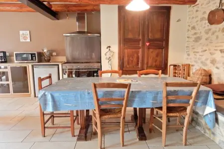 Maison à la campagne, Maison de Vacances à Saint-Beauzire avec Jardin, Terrasse Toit - Photo 9