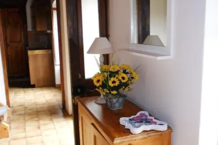 Rougeac, Maison de vacances à Villeneuve-d'Allier dans la forêt - Photo 9