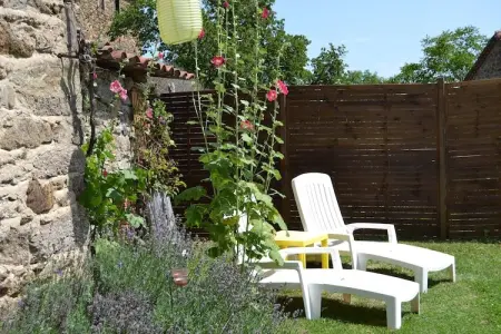 Rougeac, Maison de vacances à Villeneuve-d'Allier dans la forêt - Photo 22