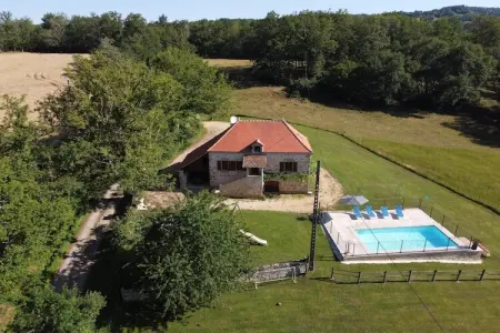 Maison de vacances Rueyres, Charmante maison de vacances à Rueyres avec piscine - Photo 8
