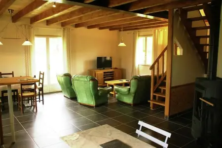 Maison avec piscine chauffée, Maison de vacances moderne avec piscine privée à Loubressac - Photo 3