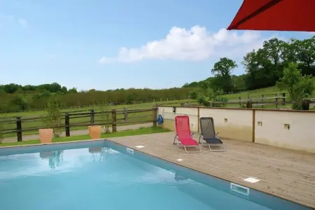 Maison avec piscine chauffée, Maison de vacances moderne avec piscine privée à Loubressac - Photo 4