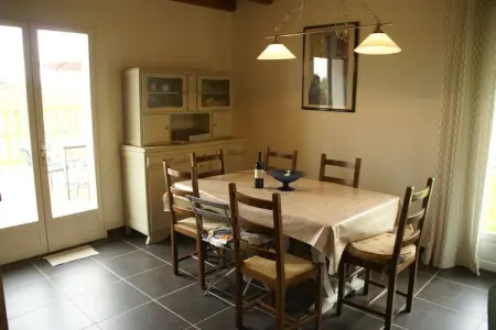 Maison avec piscine chauffée, Maison de vacances moderne avec piscine privée à Loubressac - Photo 5