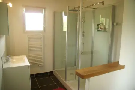 Maison avec piscine chauffée, Maison de vacances moderne avec piscine privée à Loubressac - Photo 10