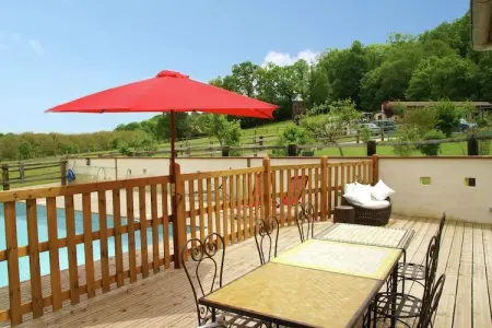 Maison avec piscine chauffée, Maison de vacances moderne avec piscine privée à Loubressac - Photo 12