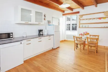 Magnifique maison 17ème siècle, Maison de vacances ancienne avec jardin à Saint-Caprais - Photo 12