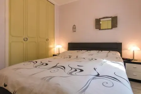 Tournesol, Bungalow ensoleillé avec piscine privée à Nadaillac-de-Rouge - Photo 9