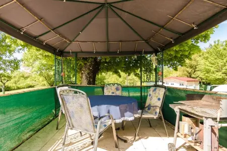 Tournesol, Bungalow ensoleillé avec piscine privée à Nadaillac-de-Rouge - Photo 17