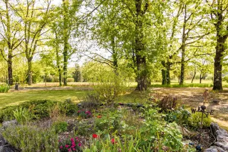 Tournesol, Bungalow ensoleillé avec piscine privée à Nadaillac-de-Rouge - Photo 22