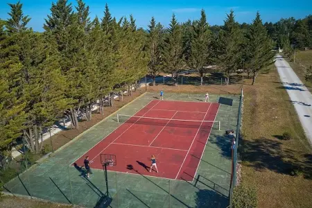 Villages de Cigales 4, Joli bungalow avec terrasse sur une colline en Dordogne. - Photo 1