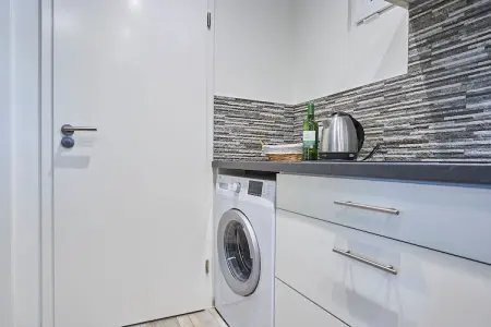 Villages de Cigales 4, Joli bungalow avec terrasse sur une colline en Dordogne. - Photo 9