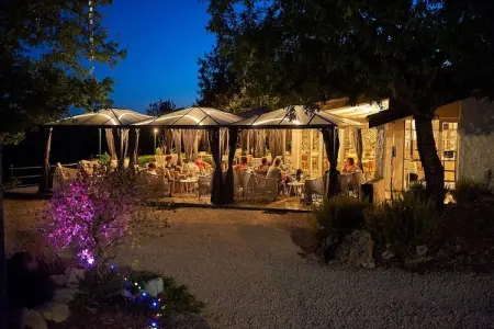 Villages de Cigales 4, Joli bungalow avec terrasse sur une colline en Dordogne. - Photo 13