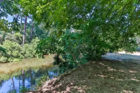 Villages de Cigales 4, Joli bungalow avec terrasse sur une colline en Dordogne. - Photo 23