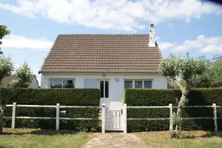 Rayon Vert, Belle maison de vacances à Saint-Germain-sur-Ay avec jardin - Photo 8