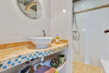 NOISETTE - beneden, Elegant pied à terre en Lorraine, 20min du Parc Naturel des Vosges - Photo 17