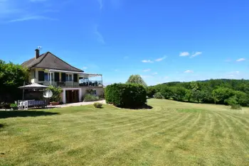 Maison à Vaux,Vue de Pannecière FR-58120-09 N°515632