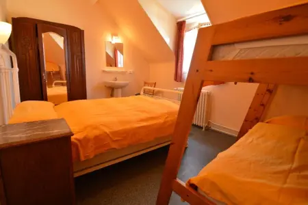 Gîte St Honoré les Bains, Maison unique, adaptée aux enfants, à Saint-Honoré-les-Bains - Photo 13