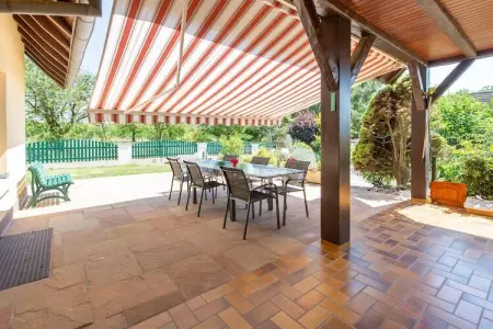 Au Cheval Blanc, Résidence de vacances confortable à Ruederbach avec terrasse - Photo 5