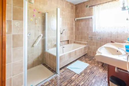 Au Cheval Blanc, Résidence de vacances confortable à Ruederbach avec terrasse - Photo 20