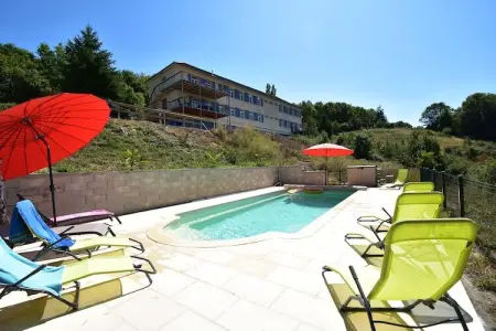 Gite 6 pers Bellevue - Le-Chardonneret, Maison de vacances spacieuse avec piscine à Cuzy - Photo 1