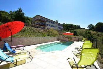 Appartement à Cuzy,Apt 5 pers piscine partagée -  Jessica FR-71320-04 N°707201