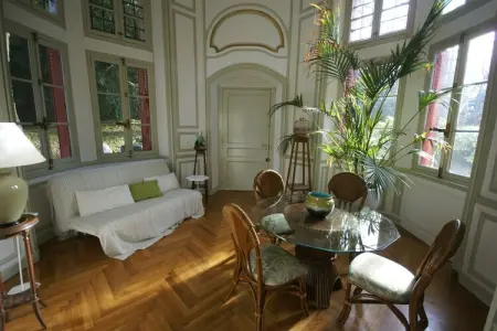 Salon du Jardin, Château confortable avec piscine à Serrières-en-Chautagne - Photo 4