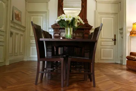 Salon du Jardin, Château confortable avec piscine à Serrières-en-Chautagne - Photo 11