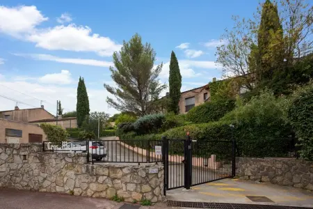 Maison de Vacances Toulon, Maison de vacances élégante avec piscine, jardin, court de tennis - Photo 1