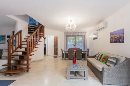 Maison de Vacances Toulon, Maison de vacances élégante avec piscine, jardin, court de tennis - Photo 13