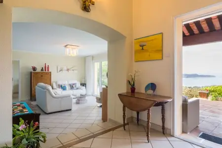 Villa Hyeres, Jolie maison avec vue sur la mer sur la péninsule de Hyères - Photo 9