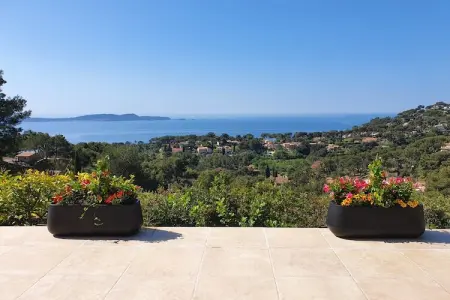 Villa Hyeres, Jolie maison avec vue sur la mer sur la péninsule de Hyères - Photo 28