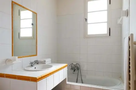 Domaine de Fayence 8, Belle maison, avec trois salles de bains et un jacuzzi - Photo 11