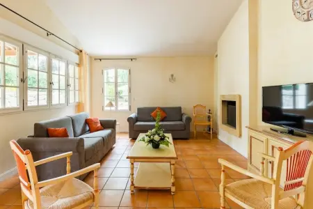 Domaine de Fayence 2, Belle villa avec lave-vaisselle, jacuzzi et golf à 1 km - Photo 1