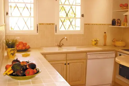 Domaine de Fayence 2, Belle villa avec lave-vaisselle, jacuzzi et golf à 1 km - Photo 3