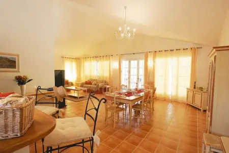 Domaine de Fayence 2, Belle villa avec lave-vaisselle, jacuzzi et golf à 1 km - Photo 9