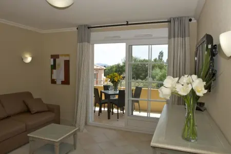 Domaine de Camiole Callian 3, Beau studio avec lave-vaisselle, au cœur de la Provence - Photo 8