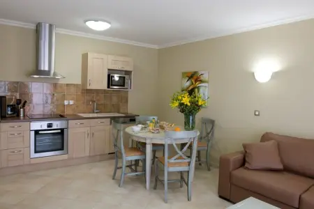 Domaine de Camiole Callian 3, Beau studio avec lave-vaisselle, au cœur de la Provence - Photo 10