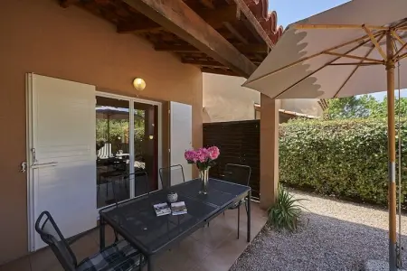 Villapark Le Jardin du Golf 9, Bastide provençale avec lave-vaisselle, dans un espace vert - Photo 7