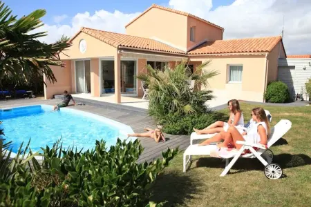 Sophora 6 with pool, Villa luxueuse avec lave-vaisselle, à 800 m de la mer - Photo 1