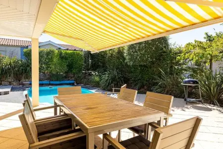 Sophora 6 with pool, Villa luxueuse avec lave-vaisselle, à 800 m de la mer - Photo 15