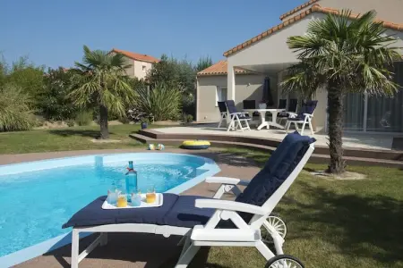 Sophora 6 with pool, Villa luxueuse avec lave-vaisselle, à 800 m de la mer - Photo 16