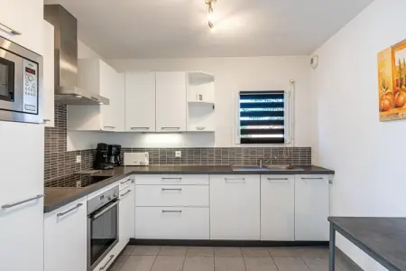 Sophora 8 with pool, Grande villa indépendante, lave-vaisselle, à 800 m de la mer - Photo 5