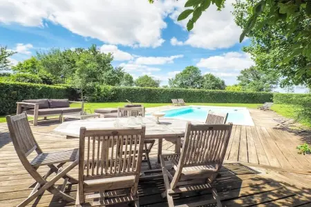 La Tour, Maison de vacances confortable avec piscine privée, Loire - Photo 4