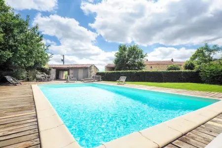 La Tour, Maison de vacances confortable avec piscine privée, Loire - Photo 7