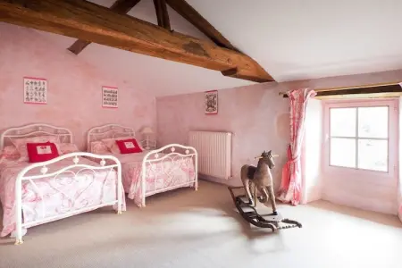 La Tour, Maison de vacances confortable avec piscine privée, Loire - Photo 15